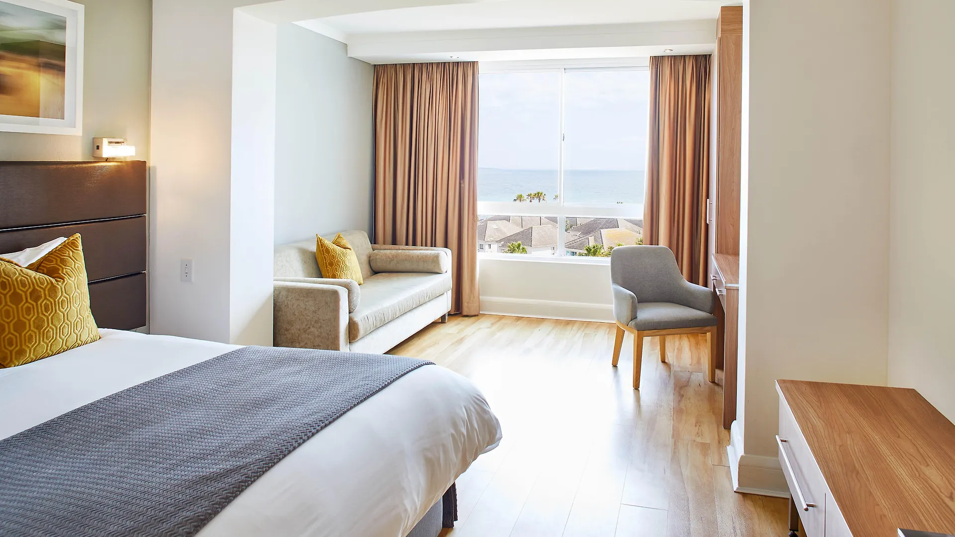 President Hotel Cape Town 4*,  South Africa