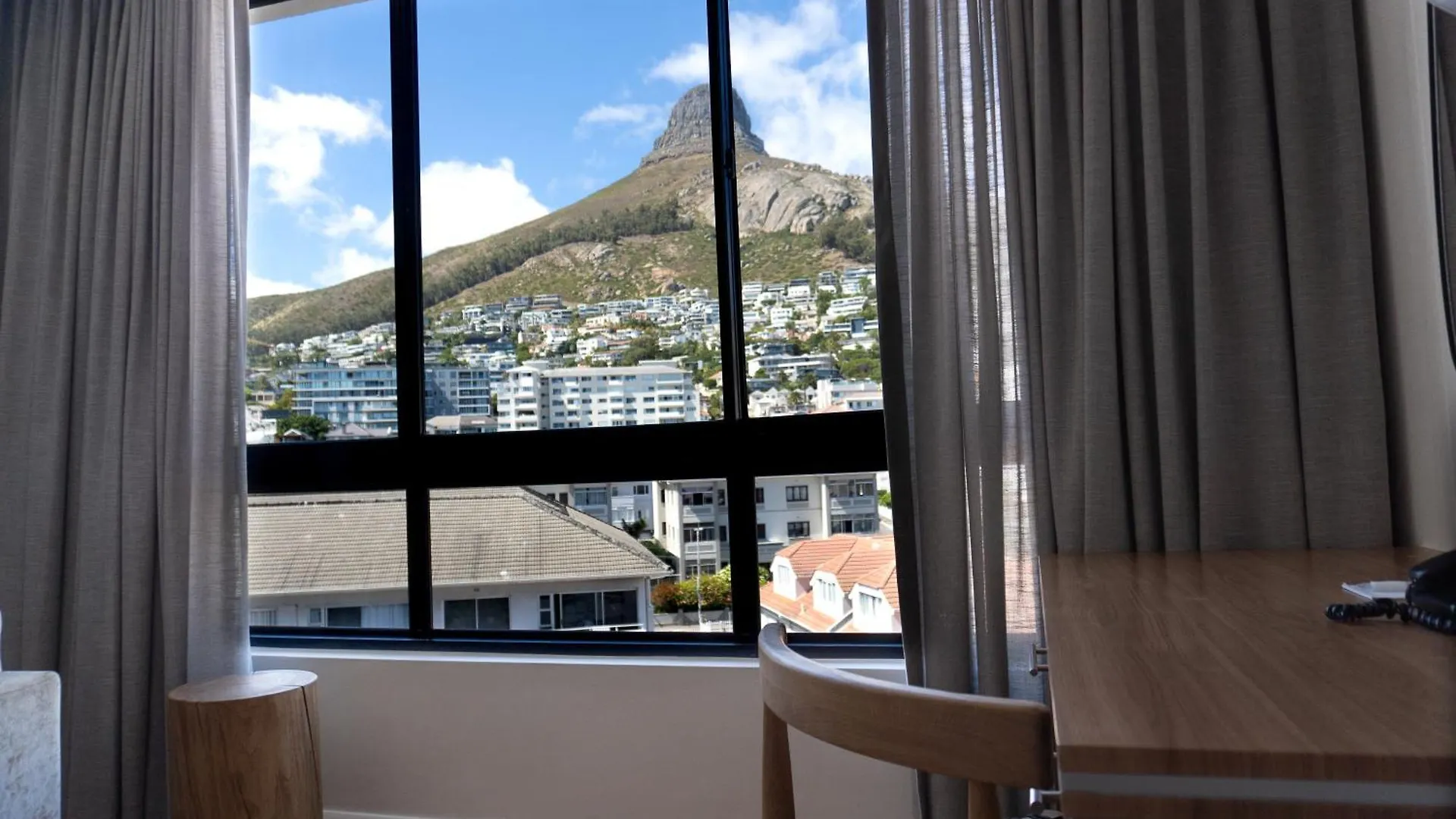 President Hotel Cape Town 4*,