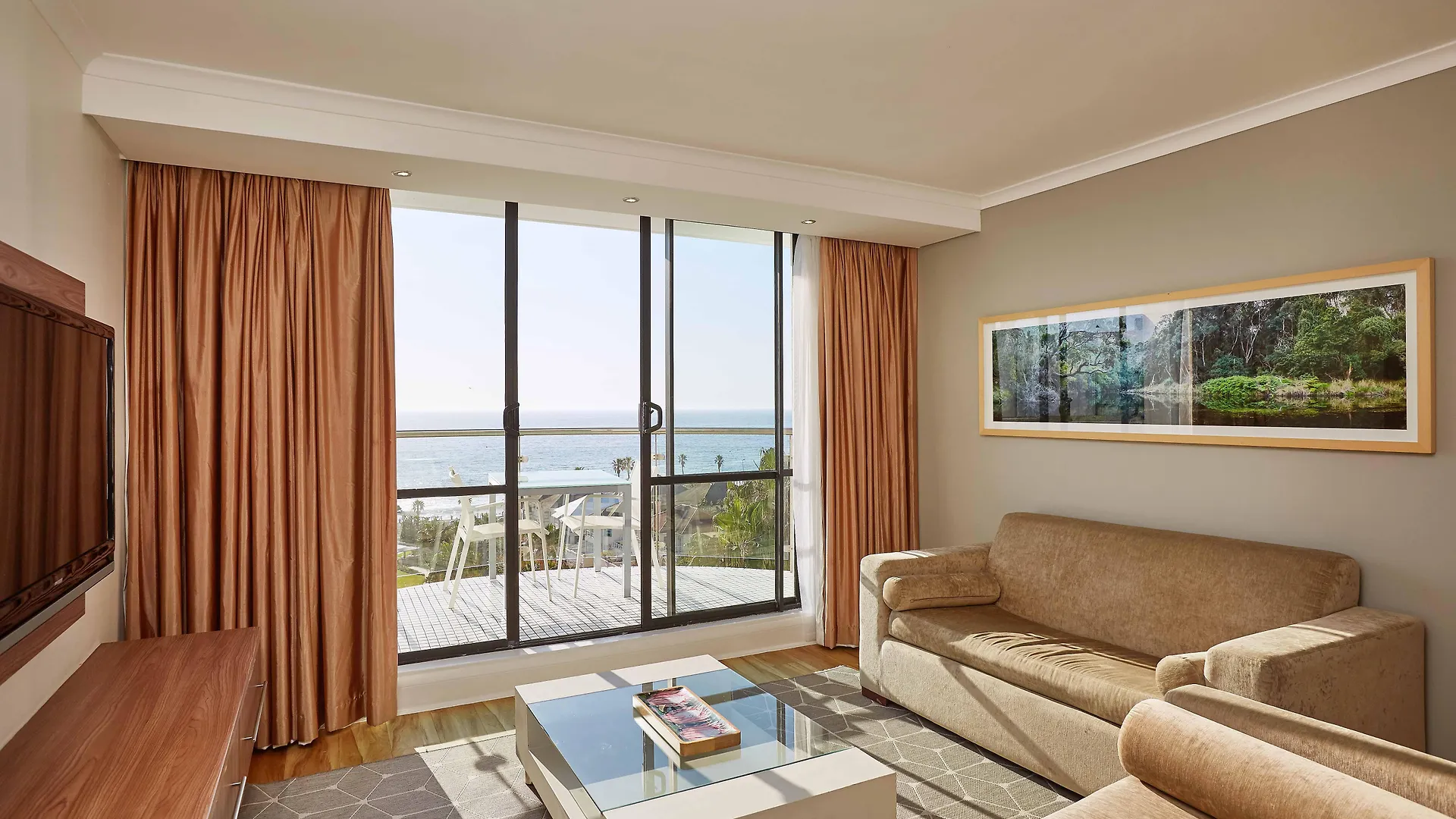 President Hotel Cape Town 4*,